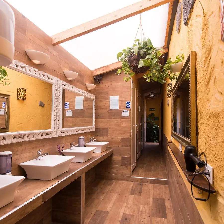 Los Amigos Nest Hostel La Mareta